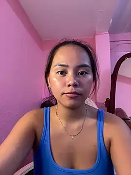 Snapshot of Funtasee_Andi chatting on May 18, 8:36 pm Funtasee Andi online show from May 18, 8:36 pm