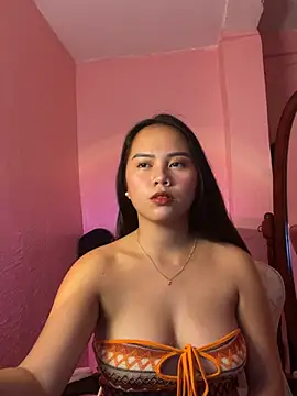Snapshot of Funtasee_Andi chatting on May 27, 3:31 pm Funtasee Andi online show from May 27, 3:31 pm