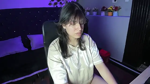 Snapshot of Violetta_Swett_ chatting on November 22, 5:56 pm Violetta Swett online show from November 22, 5:56 pm