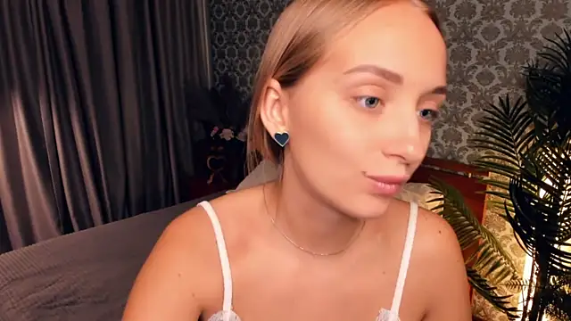 Snapshot of MikeDreese chatting on November 9, 8:34 am MikeDreese online show from November 9, 8:34 am