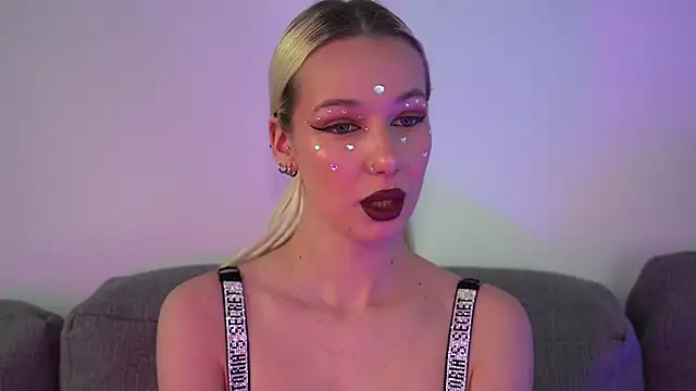 RanyThomson online show from May 3, 8:31 am