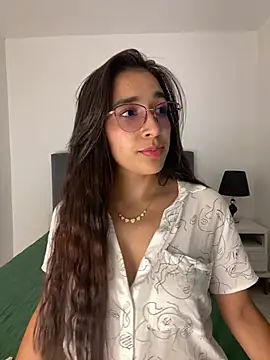 Snapshot of SabrinaEvanss_ chatting on May 9, 8:36 pm SabrinaEvanss online show from May 9, 8:36 pm