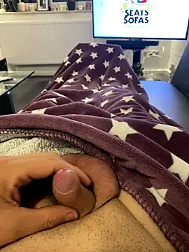 Snapshot of Sklavekay chatting on October 3, 9:56 pm Sklavekay online show from October 3, 9:56 pm