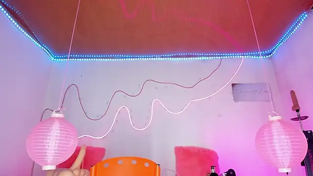 Snapshot of shannon_kinne_ chatting on January 8, 3:58 pm shannon kinne online show from January 8, 3:58 pm