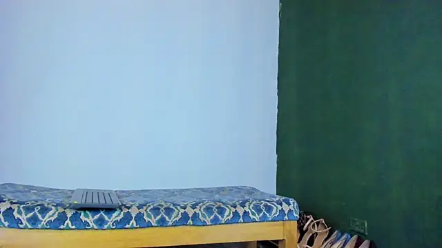 Snapshot of Velourmuse chatting on November 25, 12:43 am Velourmuse online show from November 25, 12:43 am