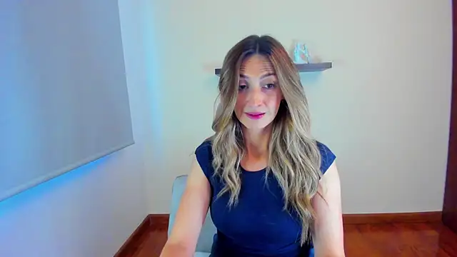 Snapshot of Velourmuse chatting on August 1, 11:03 pm Velourmuse online show from August 1, 11:03 pm