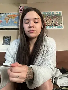 Snapshot of Jynx420friendly chatting on April 19, 7:38 pm Jynx420friendly online show from April 19, 7:38 pm