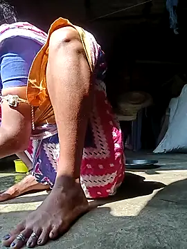 Hotty-romi3 online show from October 13, 3:39 am