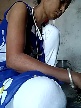 Hotty-romi3 online show from November 25, 8:14 am