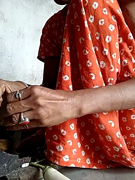 Hotty-romi3 online show from November 27, 5:53 am