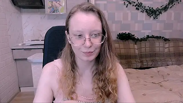 Snapshot of Meowewew chatting on October 11, 12:04 pm Meowewew online show from October 11, 12:04 pm
