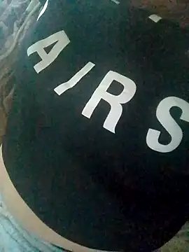 Snapshot of Suem99 chatting on November 5, 1:27 am Suem99 online show from November 5, 1:27 am