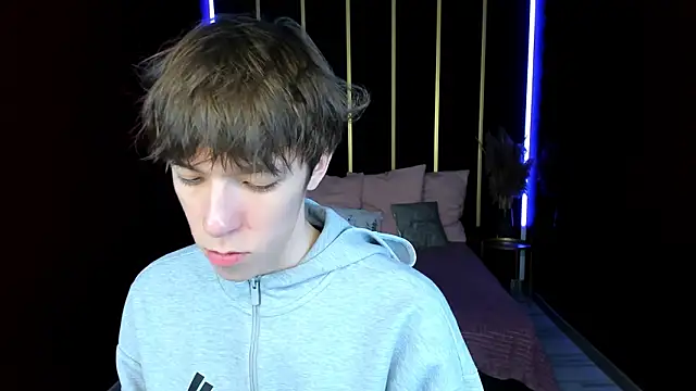 Snapshot of MarkBranston chatting on February 13, 10:44 am MarkBranston online show from February 13, 10:44 am