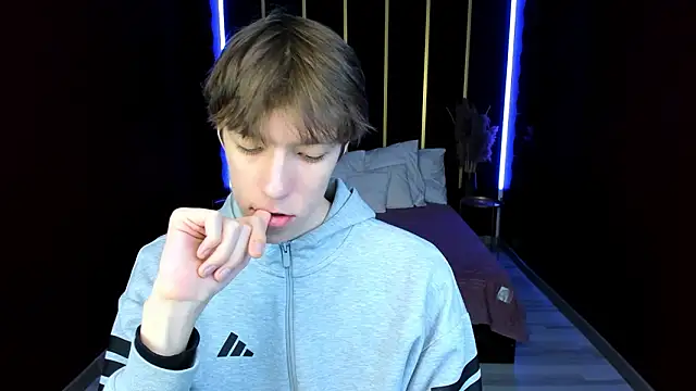 Snapshot of MarkBranston chatting on February 22, 10:47 am MarkBranston online show from February 22, 10:47 am