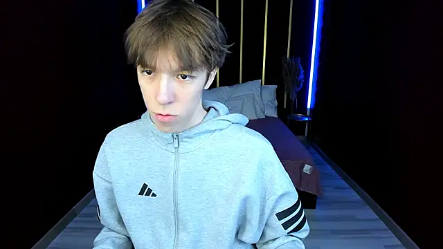 Snapshot of MarkBranston chatting on February 23, 10:34 am MarkBranston online show from February 23, 10:34 am