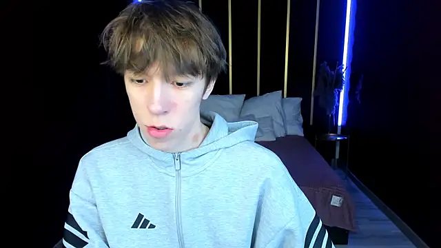 Snapshot of MarkBranston chatting on March 2, 10:44 am MarkBranston online show from March 2, 10:44 am