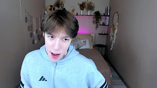 Snapshot of MarkBranston chatting on March 13, 2:45 pm MarkBranston online show from March 13, 2:45 pm