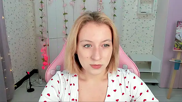 Snapshot of Emma_Garcias chatting on October 19, 12:06 pm Emma Garcias online show from October 19, 12:06 pm