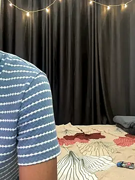 vickyandtania online show from December 14, 5:18 pm