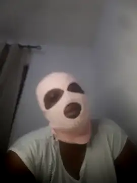 Snapshot of maskedqueenie chatting on October 6, 1:03 am maskedqueenie online show from October 6, 1:03 am