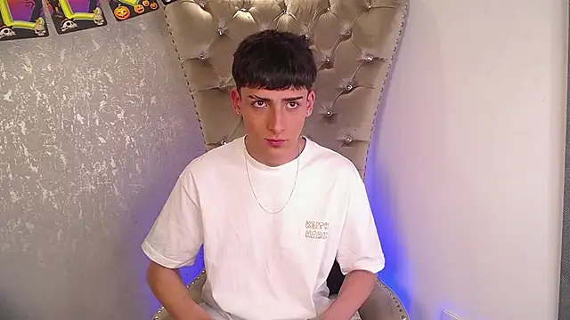 MateoMitchell online show from October 17, 4:04 am