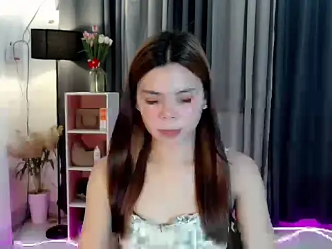 Snapshot of buttycamillex chatting on May 18, 4:13 pm buttycamillex online show from May 18, 4:13 pm