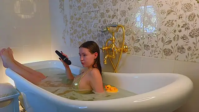 MarindaRuud online show from December 3, 12:36 pm