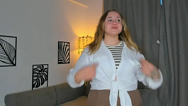 Snapshot of SweetRush chatting on October 6, 2:03 pm SweetRush online show from October 6, 2:03 pm