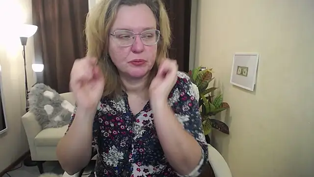 VestaWoody online show from November 13, 6:56 am