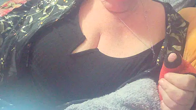 Snapshot of Playful_MILF_Demi chatting on October 22, 9:36 pm Playful MILF Demi online show from October 22, 9:36 pm