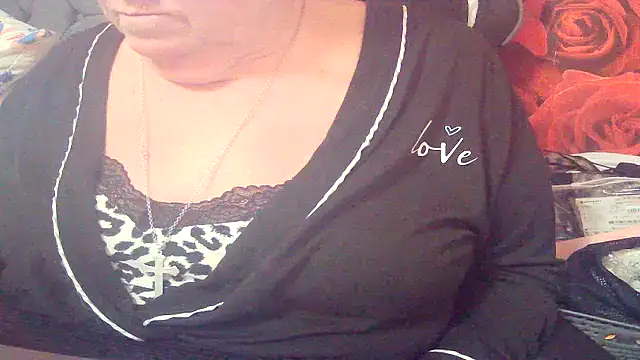 Playful MILF Demi online show from March 25, 9:21 pm