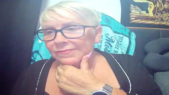 Playful MILF Demi online show from July 24, 11:03 pm
