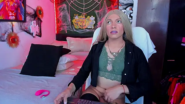 jess69jones online show from October 23, 5:01 pm