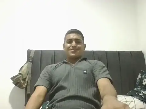 Snapshot of cerdo14562 chatting on January 7, 8:50 am cerdo14562 online show from January 7, 8:50 am