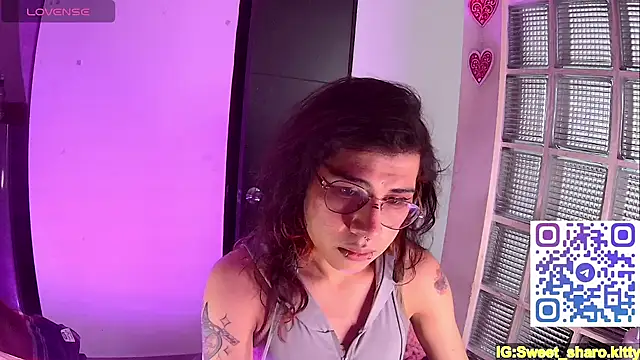 Snapshot of Sweet-SharoKitty chatting on May 12, 6:49 pm Sweet-SharoKitty online show from May 12, 6:49 pm