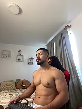 Ezzio Scolaro online show from December 14, 1:05 pm