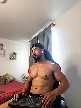 Ezzio Scolaro online show from January 14, 9:09 pm