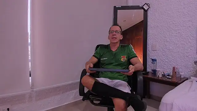  axelking  online show from December 15, 11:25 am