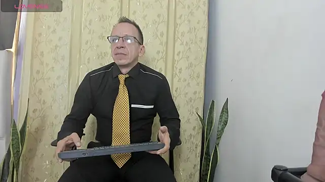 Snapshot of _axelking_ chatting on July 10, 11:46 am axelking online show from July 10, 11:46 am