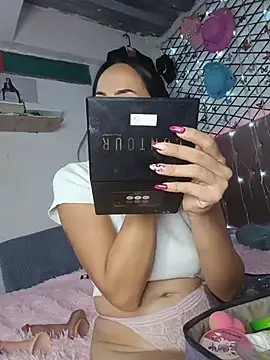 Snapshot of sexy_butterfly_1 chatting on October 23, 11:14 pm sexy butterfly 1 online show from October 23, 11:14 pm