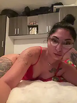 Snapshot of bia900bianca chatting on December 16, 8:03 pm bia900bianca online show from December 16, 8:03 pm