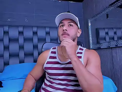 Snapshot of jasonshaw25 chatting on November 4, 4:50 pm jasonshaw25 online show from November 4, 4:50 pm