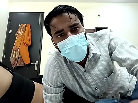 Snapshot of horny_milf_couple chatting on October 13, 4:18 pm horny milf couple online show from October 13, 4:18 pm