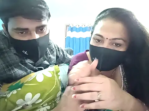 Snapshot of horny_milf_couple chatting on October 19, 4:40 pm horny milf couple online show from October 19, 4:40 pm
