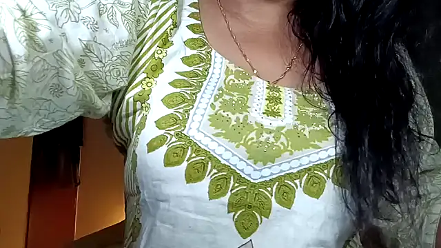 horny milf couple online show from June 10, 9:25 pm