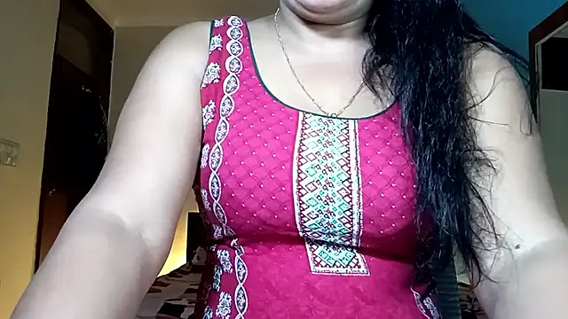 Snapshot of horny_milf_couple chatting on June 18, 8:02 pm horny milf couple online show from June 18, 8:02 pm