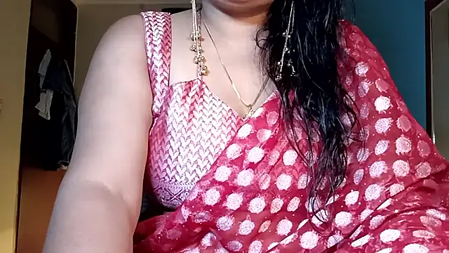 Snapshot of horny_milf_couple chatting on June 28, 7:31 pm horny milf couple online show from June 28, 7:31 pm
