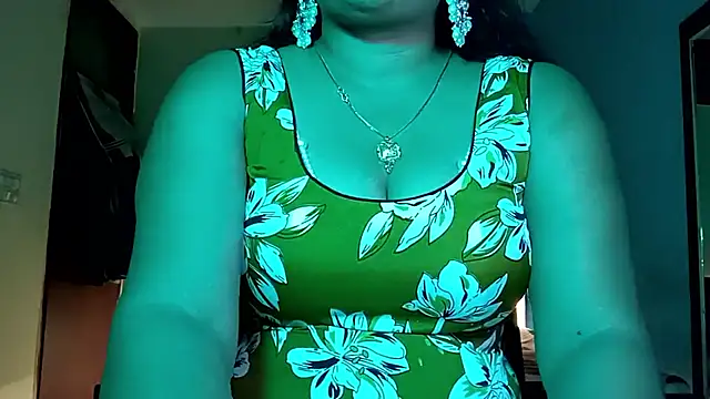 Snapshot of horny_milf_couple chatting on June 30, 7:59 pm horny milf couple online show from June 30, 7:59 pm