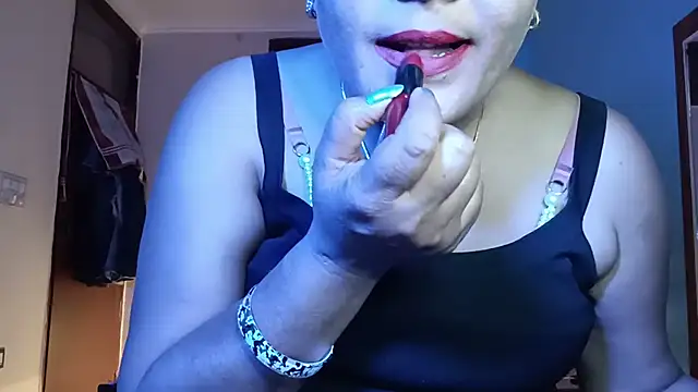 Snapshot of horny_milf_couple chatting on July 1, 8:05 am horny milf couple online show from July 1, 8:05 am