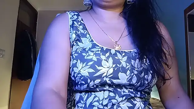 Snapshot of horny_milf_couple chatting on July 1, 8:30 pm horny milf couple online show from July 1, 8:30 pm